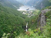Blick hinunter auf Geiranger