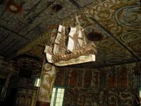 Stordalkirche mit Rosenmalerei