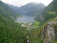 Blick hinunter auf Geiranger