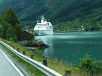 Ozeanriese weitab vom Meer