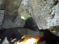 vom Wasser ausgewaschen