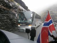 Gegenverkehr auf den Trollstigen