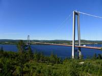 Die Högaküsten-Brücke