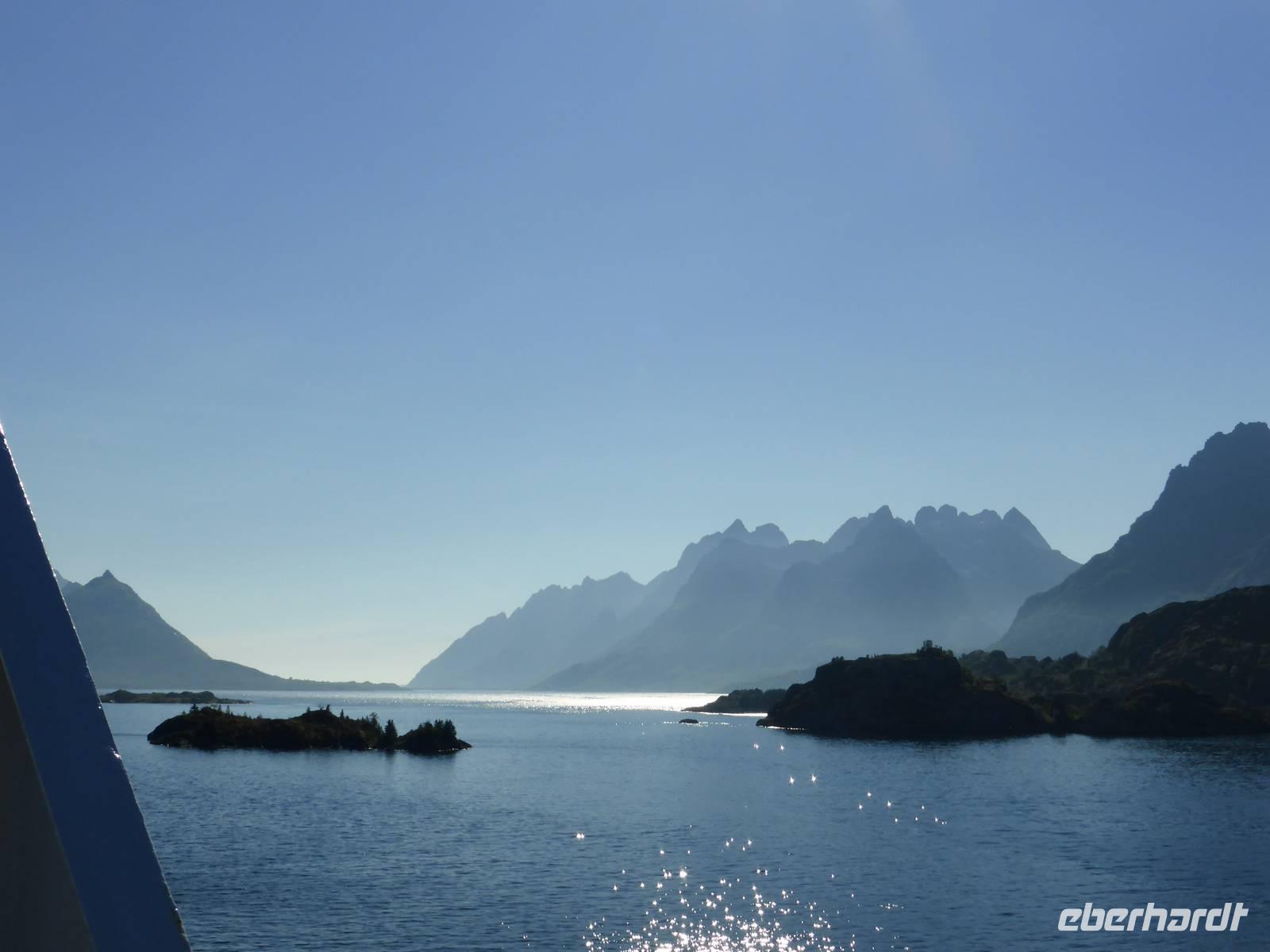 Fahrt mit der Hurtigrute