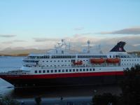 Ankunft eines Hurtigrutenschiffes in Molde (MS 