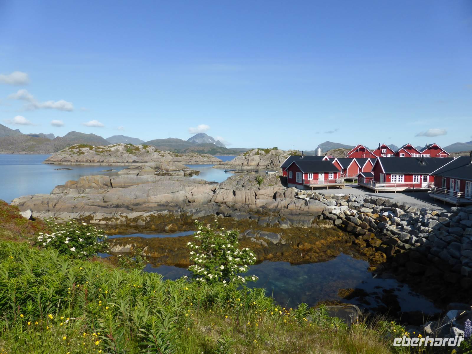 Mortsund mit den Rorbuer-Häusern