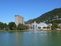Bergen (Lille Lungegårdsvann mit Rathaus)