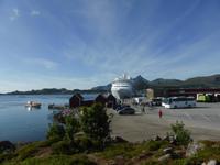 Fotostopp am Kreuzfahrtanleger in Leknes