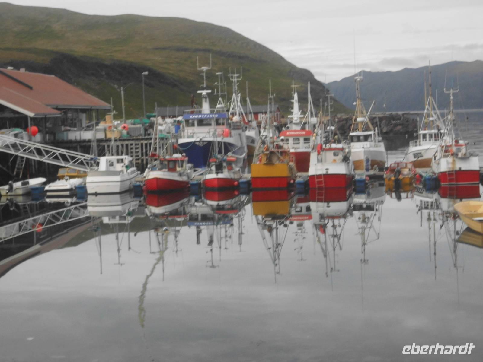 Hafenszene kurz vor dem Nordkap