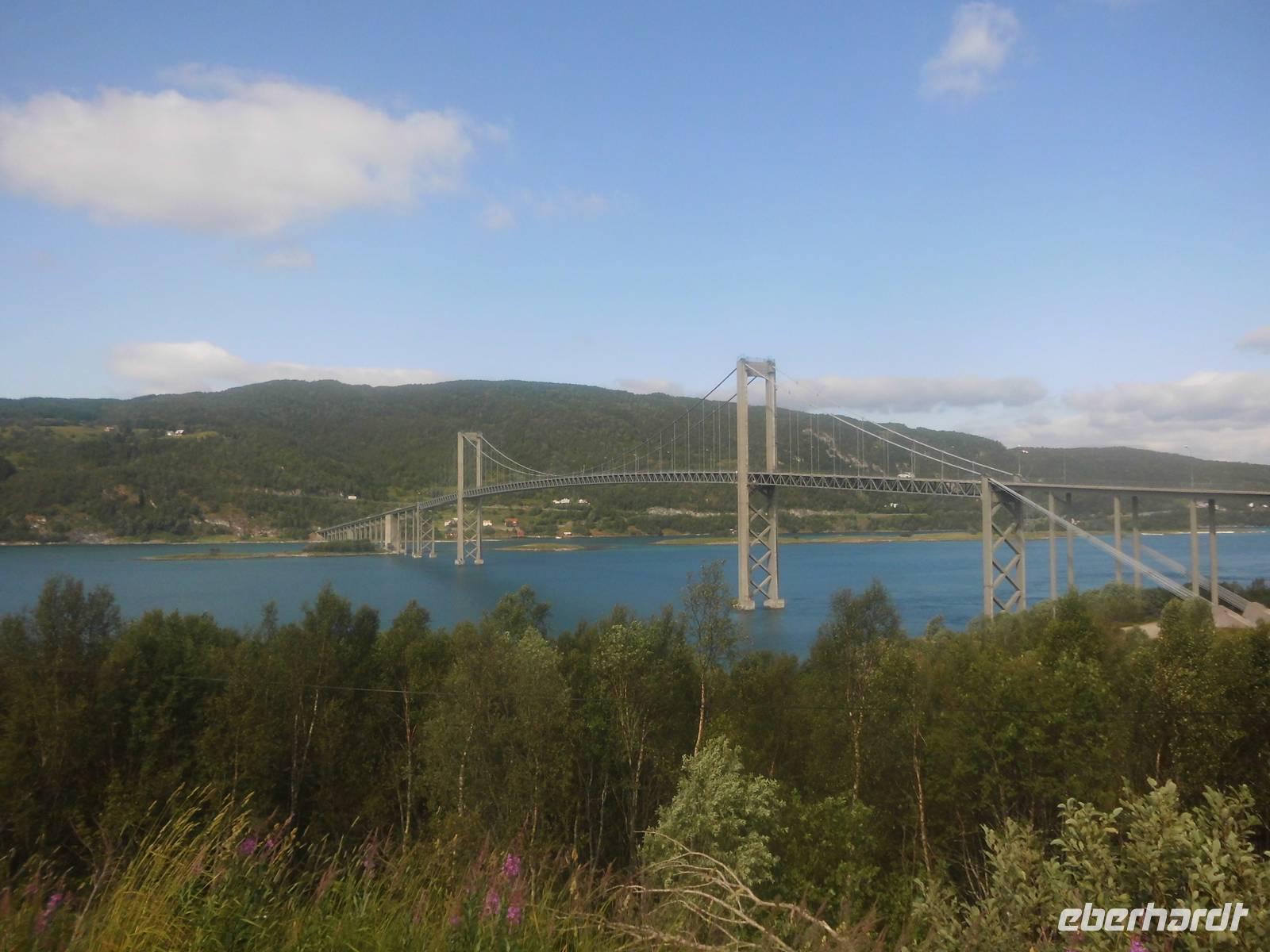 Tjeldesundbrücke auf die Vesteralen
