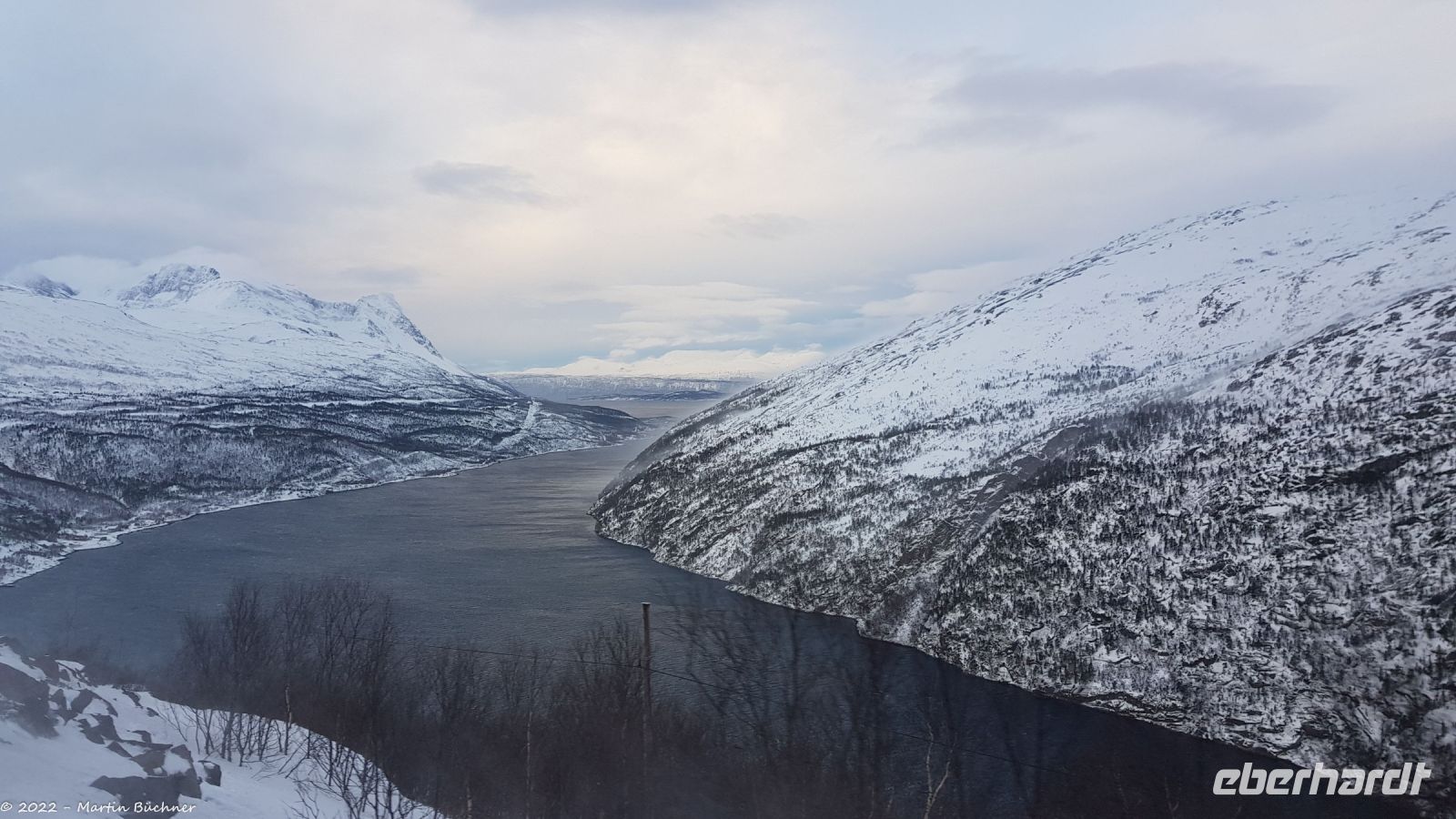 Arctic Express - von Kiruna nach Narvik - der Meeresarm Rombaksbotn - Nebenfjord von Ofotenfjord und Vestfjord 