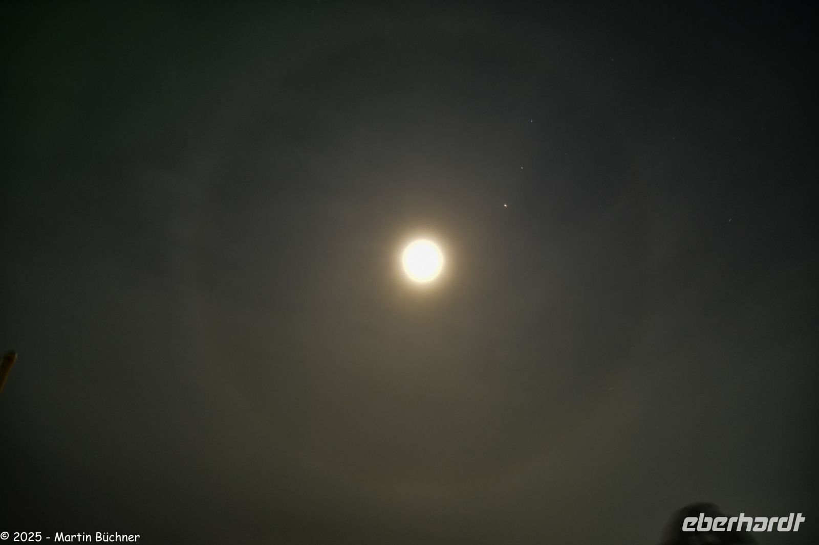 Båtsfjord - ganz nebenbei - ein Halo um den Mond
