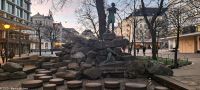 Bergen - Ole Bull Monument - Ole Bull besiegt den Quellgeist Nøk mit seiner Geige