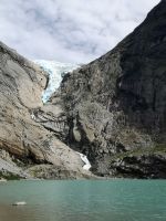 Briksdalsbreen mit Gletschersee