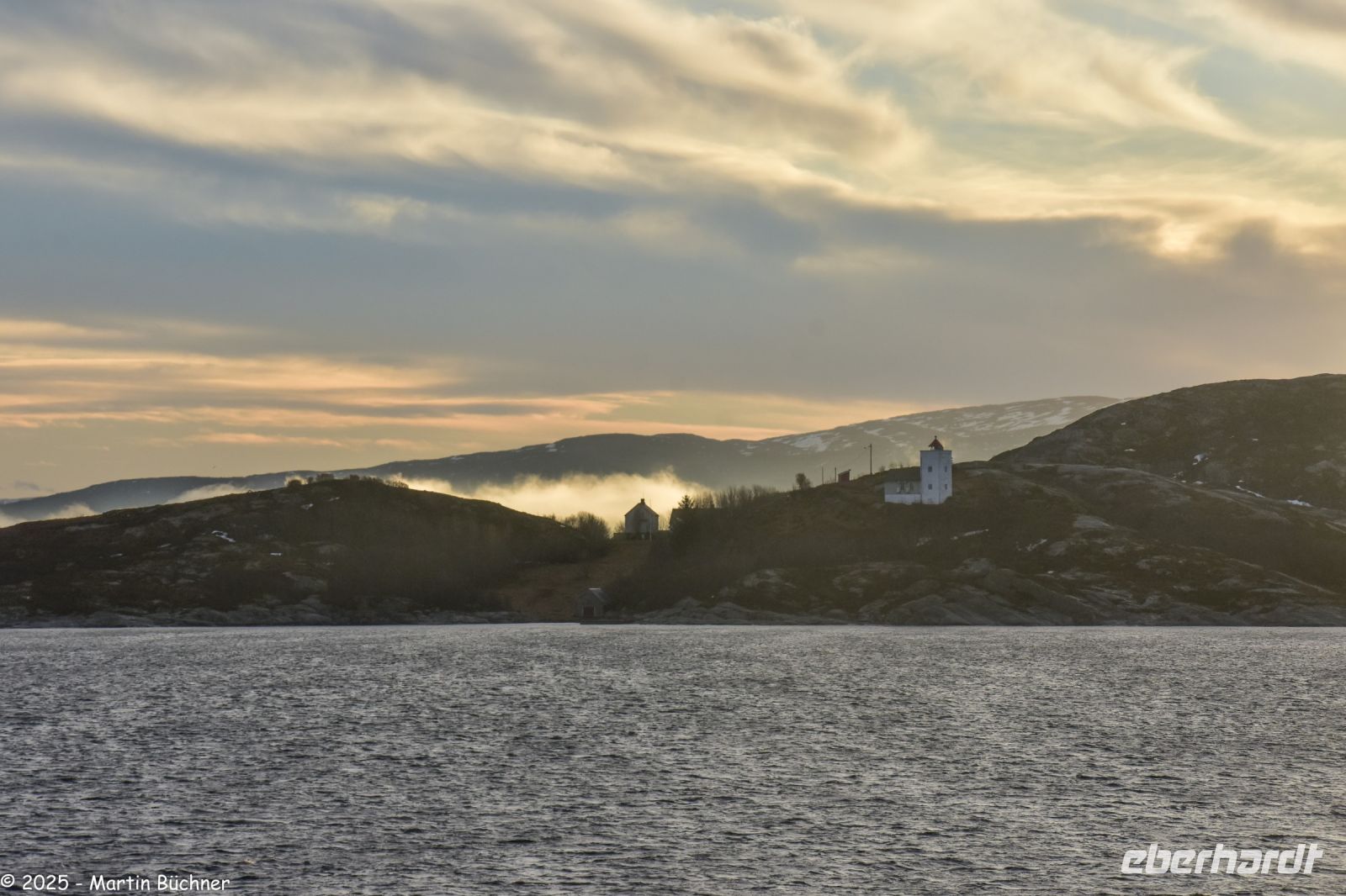 Das Agdenes fyr (Leuchtturm) markiert die Einfahrt in den Trondheimfjord