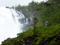 Elfe am Wasserfall