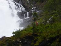 Elfe am Wasserfall