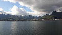 Fahrt mit der Hurtigrute von Stokmarknes nach Svolvær - Ankunft in Svolvær
