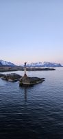 Fischerfrau Hafeneinfahrt Svolvaer