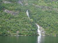 Hurtigruten: Fahrt in den Geirangerfjord