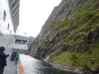 Hurtigruten: unterwegs in den Trollfjord