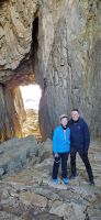 Kapitän Nilsen und Reisebegleitung Ria am Torghatten