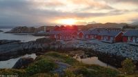 Lofoten - Mortsund - Statles Rorbusenter - Mitternachtssonne!