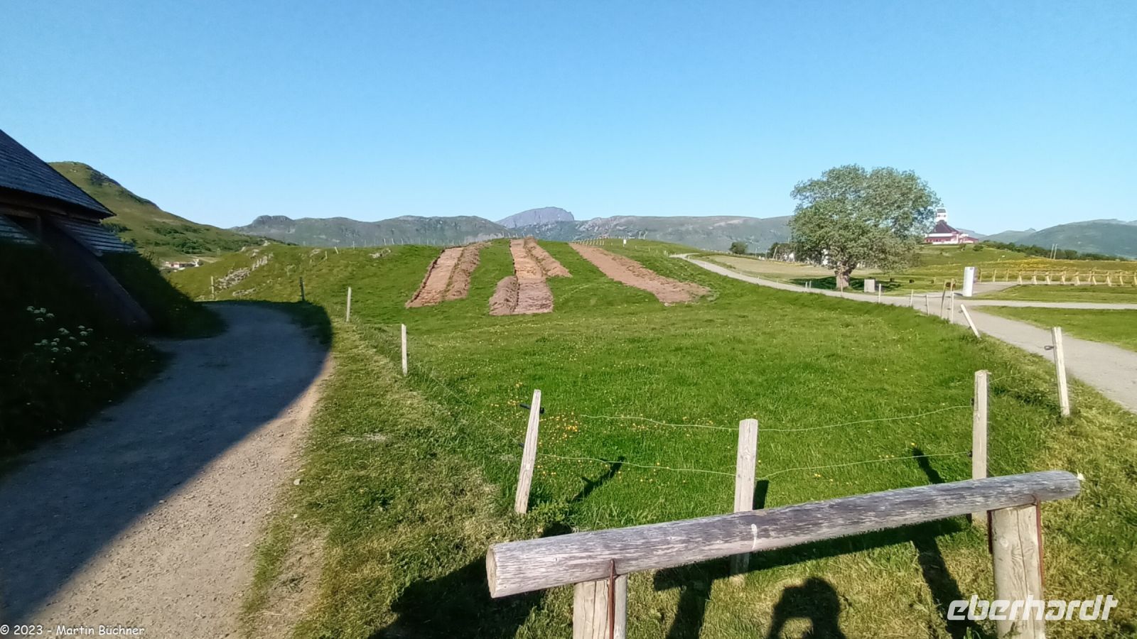Lofoten - Wikinger Museum von Borg - Archäologen bei der Arbeit zuschauen