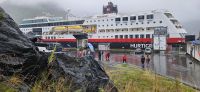 MS Trollfjord in Torsken,  Insel Senja