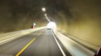 Neuer Tunnel mit abgetrenntem Fahrradweg (rechte Seite)