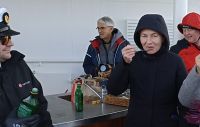 Polarkreis-Zeremonie mit Lebertran... 