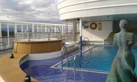 T10 Whirlpool und Schwimmbad.