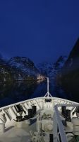 Trollfjord um Mitternacht