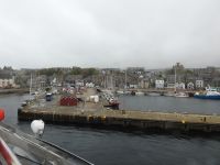 die MS Spitsbergen legt am Kai von Lerwick an