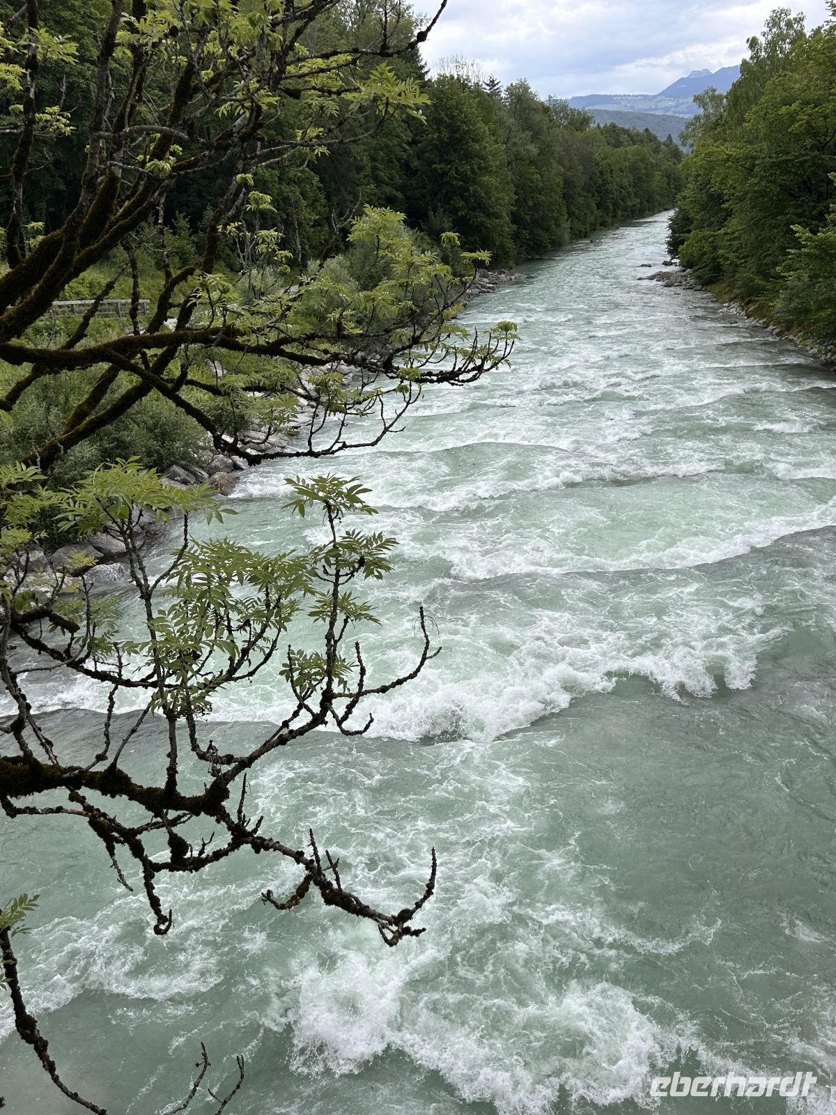 Mit Stromschnellen  &ndash; &copy;  (Eberhardt TRAVEL)
