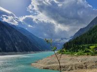 6.Etappe von Mayrhofen nach Südtirol ins Pfitschtal, am Schlegeisspeicher, ein Wetter zieht auf