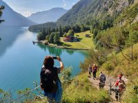 Wanderweg mit Blick zur Gaisalm