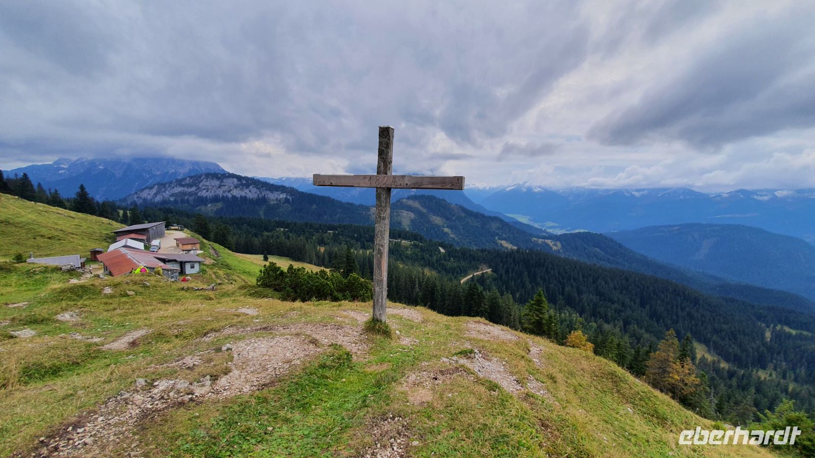 Gipfelkreuz über der Blaubergalm