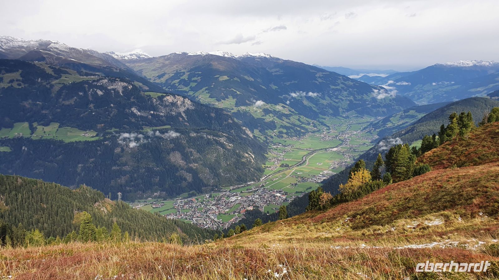 Wanderung vom Ahornboden zur Edelhütte, Blick ins Zillertal