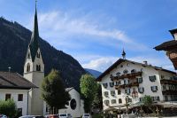 Mayrhofen, Kirche und Hotel Kramerwirt