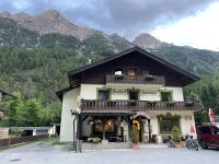 Gasthof Alpenrose im idyllischen Gschnitztal