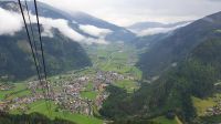 Blick auf Mayrhofen und talwärts im Zillertal