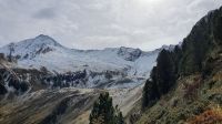 Edelhütte vorn im Schnee