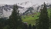 Schnee auf den Gipfeln
