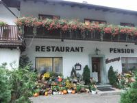 Unser herbstlich geschmücktes Hotel