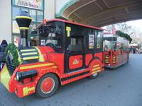 Mit dem Winterzug fahren wir durch den Prater