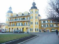 Das Schloß am Wörthersee in Velden.