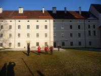 ... auf dem Stiftshof.