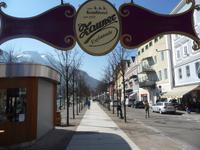 ... aber auch um die berühmte k.u.k. Konditorei gegründet 1832:  ZAUNER