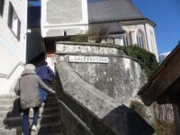 Aufstieg zur Kirche  ....